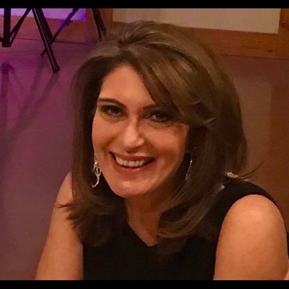 Meet your Posher, Christie - Picture 3 of 4